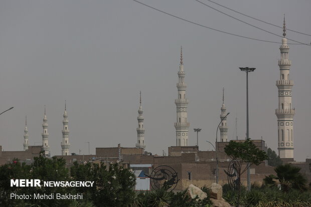 Dusty air of Qom on Monday