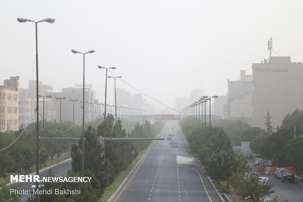 Dusty air of Qom on Monday