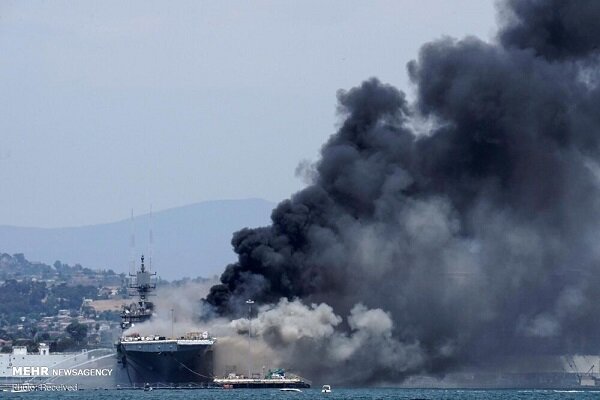 انفجار سفينة حربية أميركية في قاعدة بحرية بكاليفورنيا