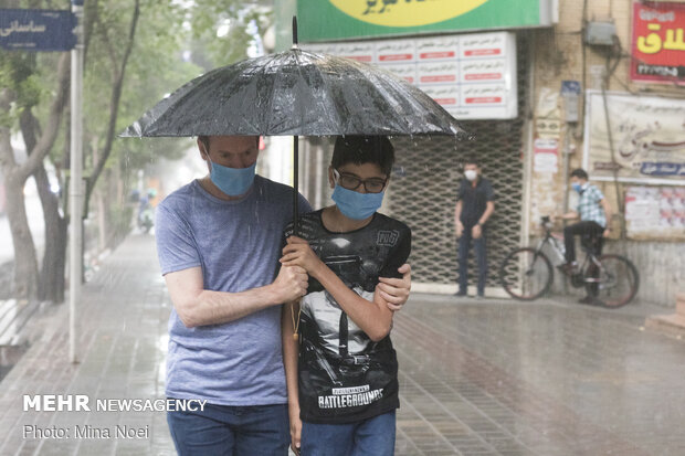 رگبار تابستانی باران در تبریز