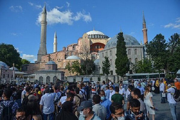 Ayasofya'da yıllar sonra ilk namaz!