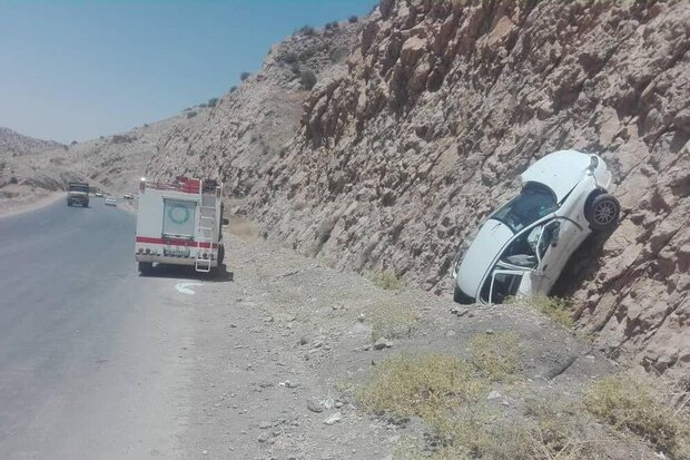 برخورد خودرو به کوه در جاده ایلام-مهران ۴ مصدوم برجا گذاشت