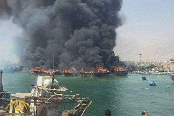 حريق في ميناء بوشهر واحتراق 7 سفن على الأقل