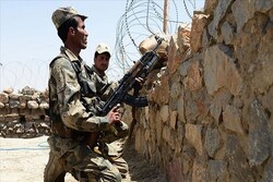 درگیری میان نیروهای مرزبانی افغانستان و پاکستان/ ۱۳ نفر کشته و زخمی شدند