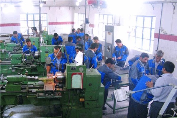 مراکز آموزش جوار کارگاهی در صنایع استان بوشهر راه‌اندازی می‌شود