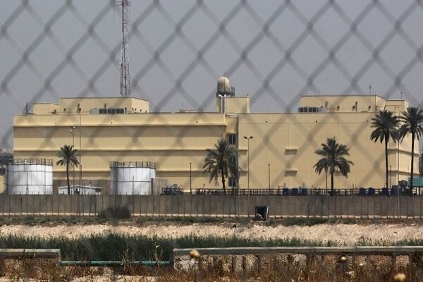سفارت آمریکا در بغداد همچنان به فعالیت خود  ادامه می‌دهد