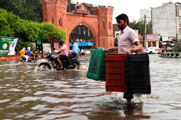 ممبئی میں طوفانی بارشوں نے تباہی مچادی، 4 افراد ہلاک