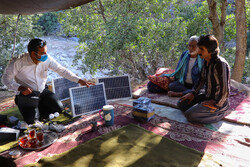 ۲۲۰۰ دستگاه پنل خورشیدی در مناطق عشایری دور دست استان نصب شد