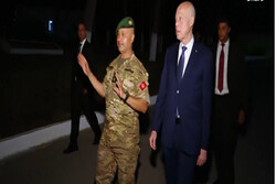 راز بازدید شبانه رئیس جمهور تونس از نیروهای مسلح این کشور