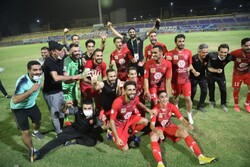 جشن قهرمانی تیم فوتبال پرسپولیس در مسجد سلیمان