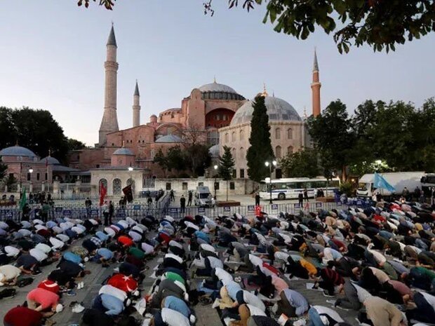 ترکی میں آیا صوفیہ میں 86 برس بعد نماز جمعہ ادا کی گئی