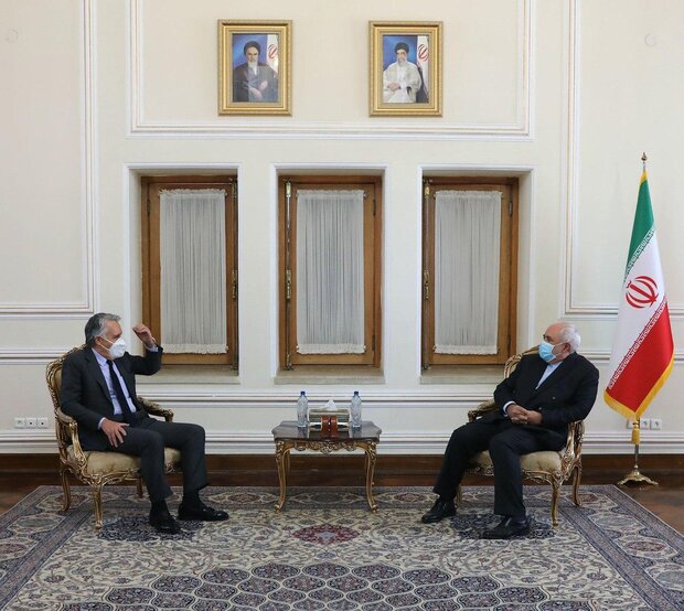 New, outgoing ambassadors meet with Iran FM