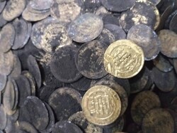 کشف و ضبط ۱۹۱۸ قطعه سکه عتیقه در شهرستان میانه
