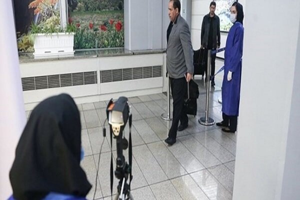 إيران تلزم الوافدين اليها بتقديم شهادة صحية معتمدة تؤكد عدم أصابتهم بكورونا