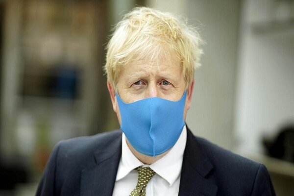Boris Johnson yine koronavirüse yakalandı