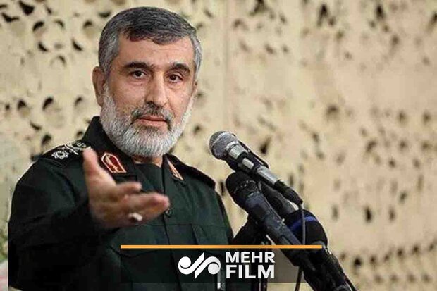 توضیحات سردار حاجی زاده درباره استفاده موشک‌های بالستیک از اعماق 