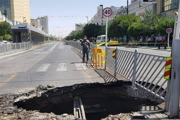 فرونشست زمین در مسیر ایستگاه قطار شهری مشهد