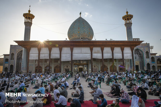 دعای عرفه در حرم مطهر شاهچراغ(ع) شیراز