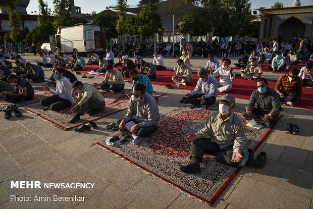 دعای عرفه در حرم مطهر شاهچراغ(ع) شیراز
