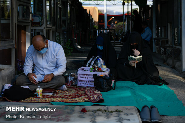 مراسم دعای عرفه در گلزار شهدای تهران