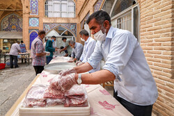 توزیع ۱۲۰۰ بسته گوشت قربانی بین نیازمندان در قزوین