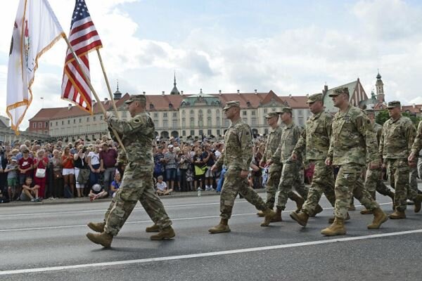 آمریکا ۱۰۰۰ نیروی نظامی به لهستان اعزام می کند