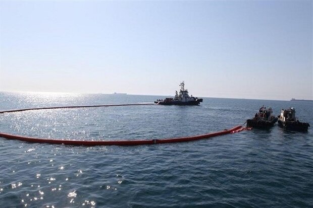 دردسرهای آلودگی‌های نفتی در خلیج فارس/ ساحل و دریا پاکسازی شد