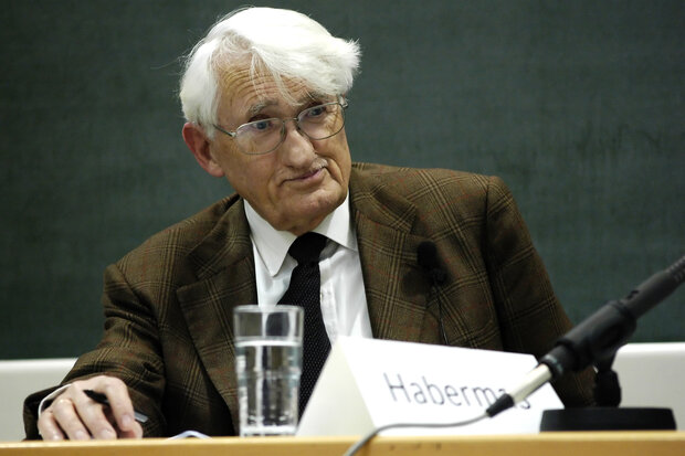 German philosopher rejects Sheikh Zayed book award