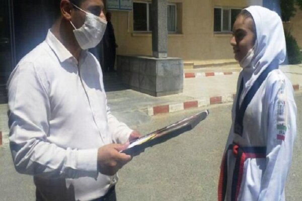 وەرزشوانێکی کورد میدالیا زێڕەکەی پێشکەشی نەخۆشخانە کرد