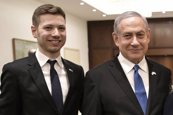 حسابهای کاربری پسر نتانیاهو به حالِ تعلیق در آمد