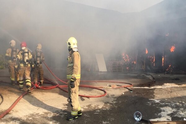 آتش سوزی گسترده در شهرک صنعتی جاجرود