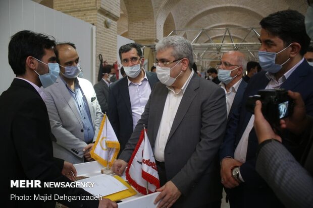 بازدید معاون رئیس جمهور از شرکت های دانش بنیان استان یزد