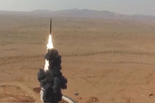 چین ۲ فروند موشک «دانگ فنگ» پرتاب کرد