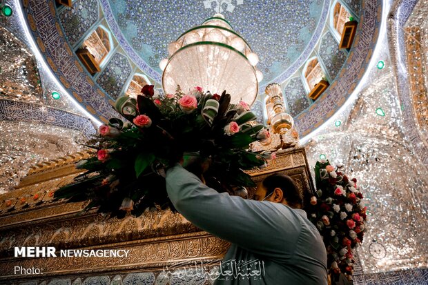 گل آرایی حرم مطهر «امیر‌مومنان علی بن ابی‌طالب(ع)»