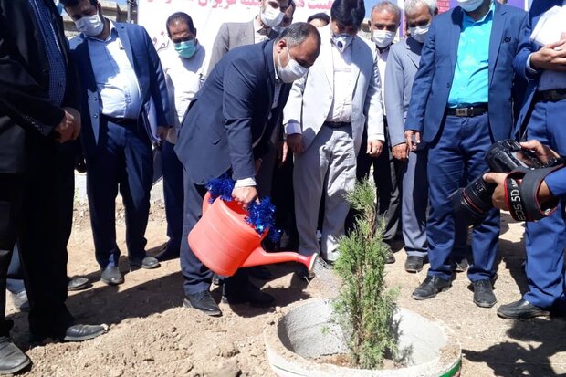 نخستین نهال پویش طرح «آجر به آجر» در هنرستان دلفان کاشته شد