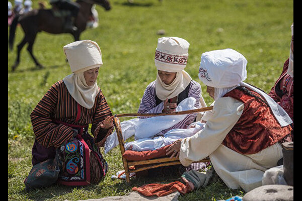 فرهنگ قرقیزستان تحت تاثیر زندگی عشایری شکل گرفته است