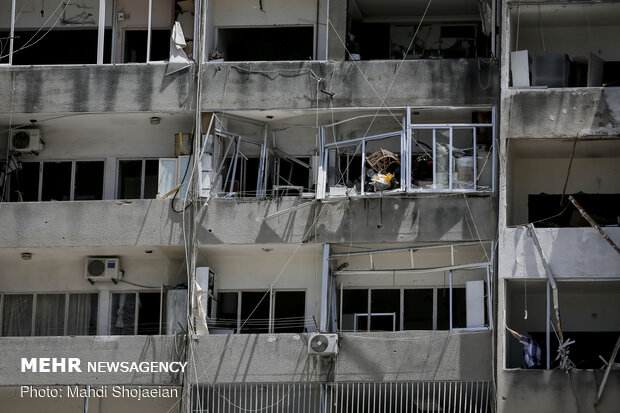 حجم الأضرار الناجمة عن الانفجار الهائل في مرفأ بيروت الدولي / صور
