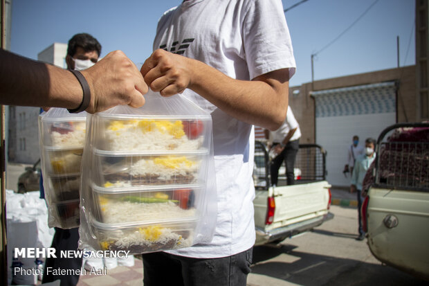 پخت ۳۰ هزار پرس غذا به مناسبت عید غدیر در فارس