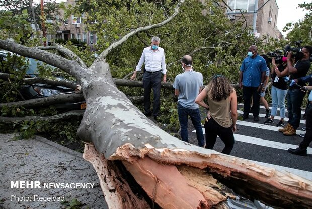 خسارت‌های طوفان استوایی در نیویورک