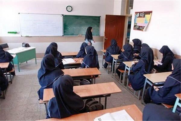 دختران روستاهای فتح‌المبین به خاطر نبود مدرسه ترک تحصیل می‌کنند