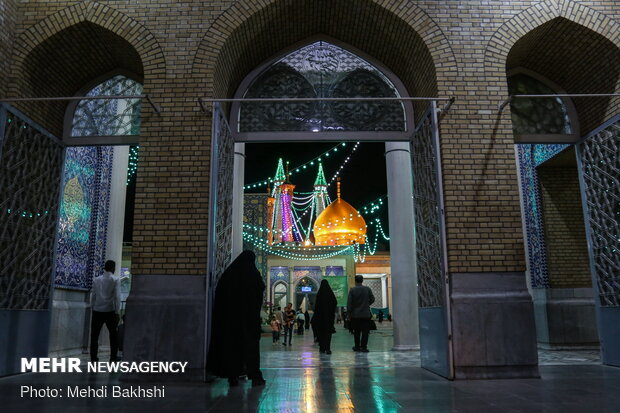 People of Qom celebrate birth anniversary of 7th Shia Imam