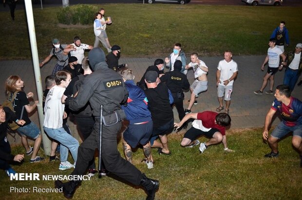 درگیری پلیس بلاروس با معترضان به نتیجه انتخابات