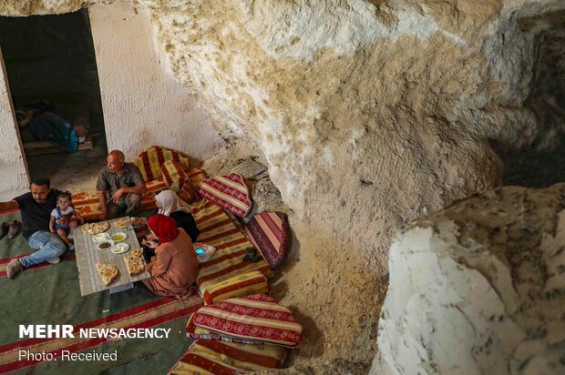 زندگی خانواده فلسطینی در غار