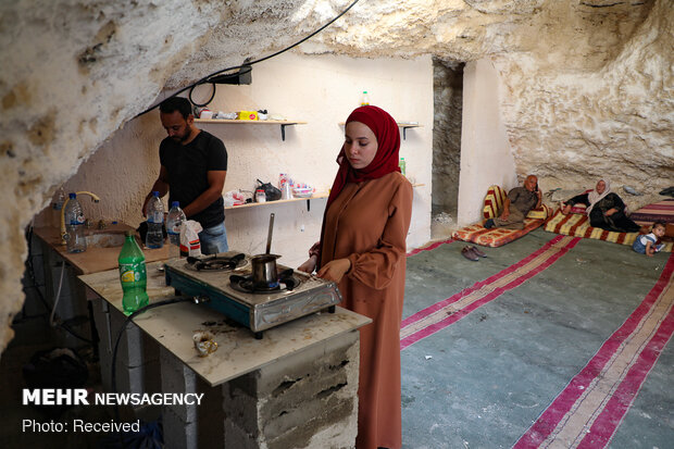 زندگی خانواده فلسطینی در غار