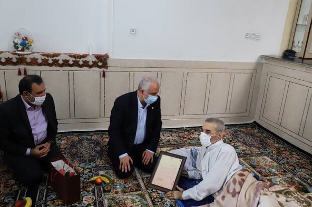 رئیس بنیاد شهید کشور با خانواده شهدای لرستانی دیدار کرد