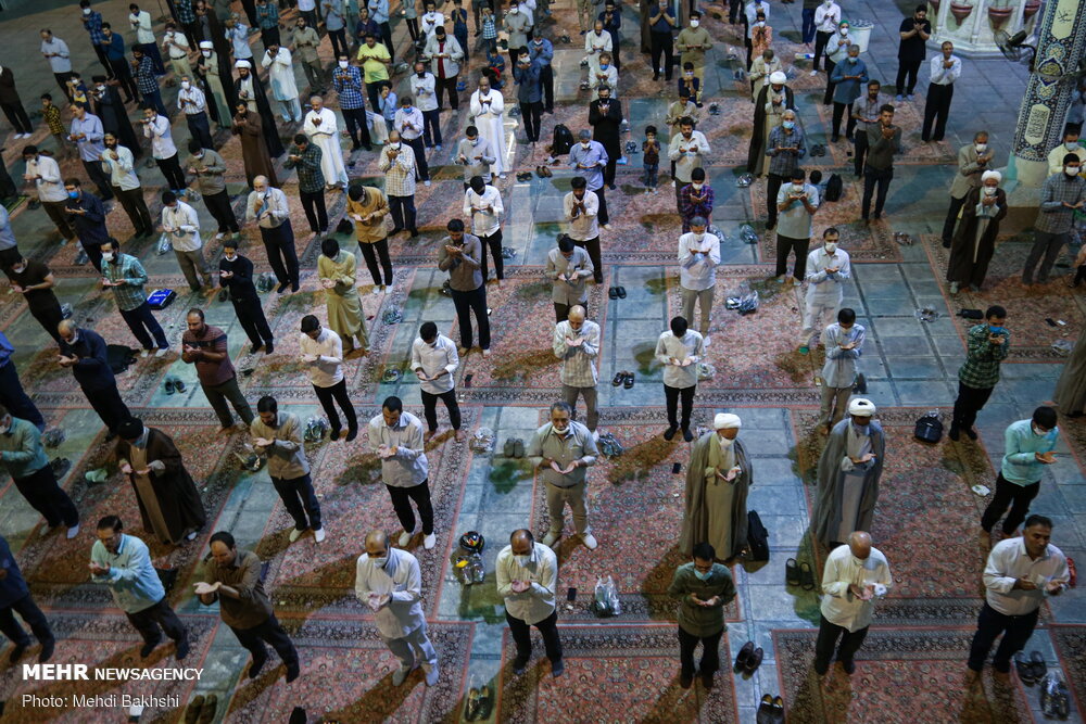اقامه نماز ظهر تاسوعا در بیرجند