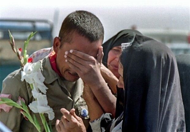 دفاع مقدس نقطه درخشان تاریخ انقلاب است