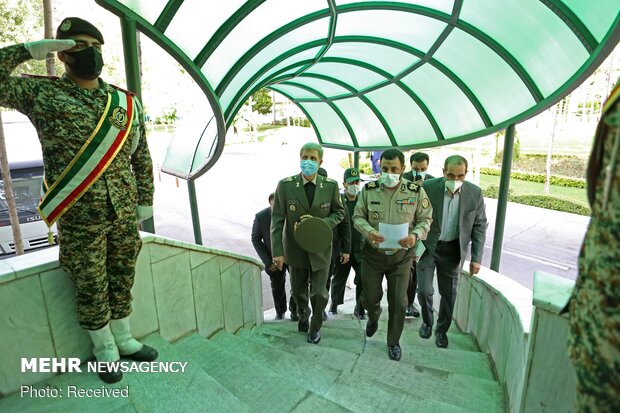 نشست خبری امیر حاتمی وزیر دفاع و پشتیبانی نیروهای مسلح