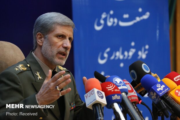 نشست خبری امیر حاتمی وزیر دفاع و پشتیبانی نیروهای مسلح