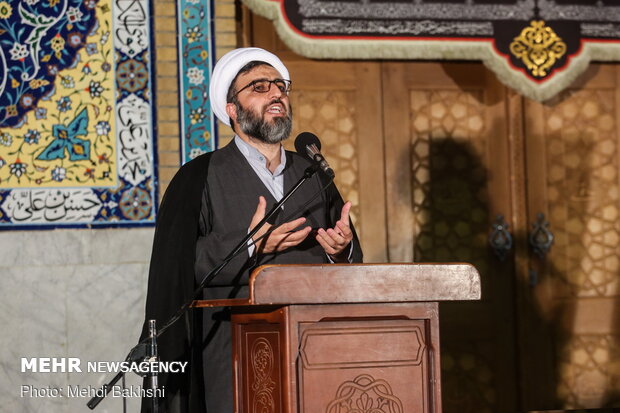 Preachers, eulogists convene in Qom at threshold of Muharram
